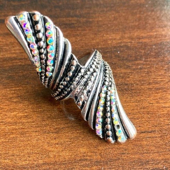🟣 (2/$20) - Fun Fashion Ring with antiquing and iridescent stones - Size 8 - Picture 3 of 6